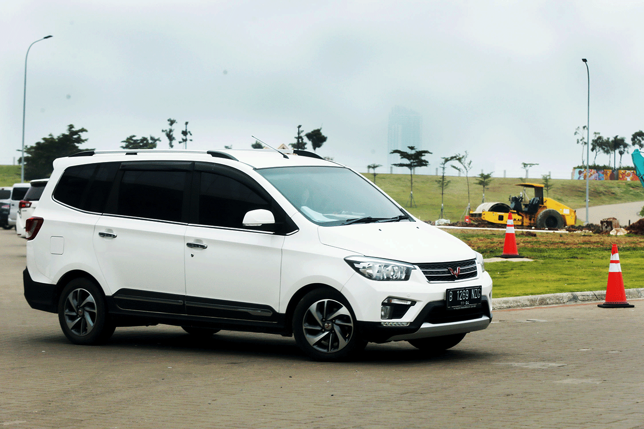 Penampakan Wuling Confero...