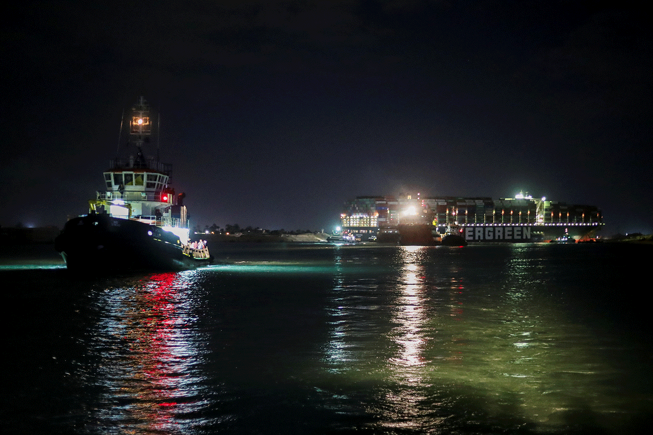 Kapal Kargo Raksasa...