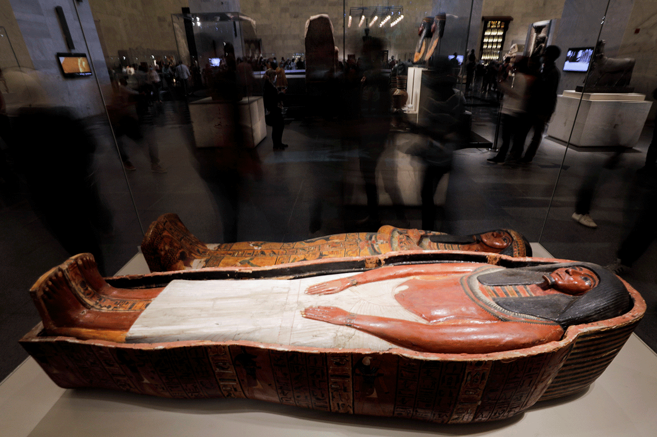 Melihat Koleksi Museum...