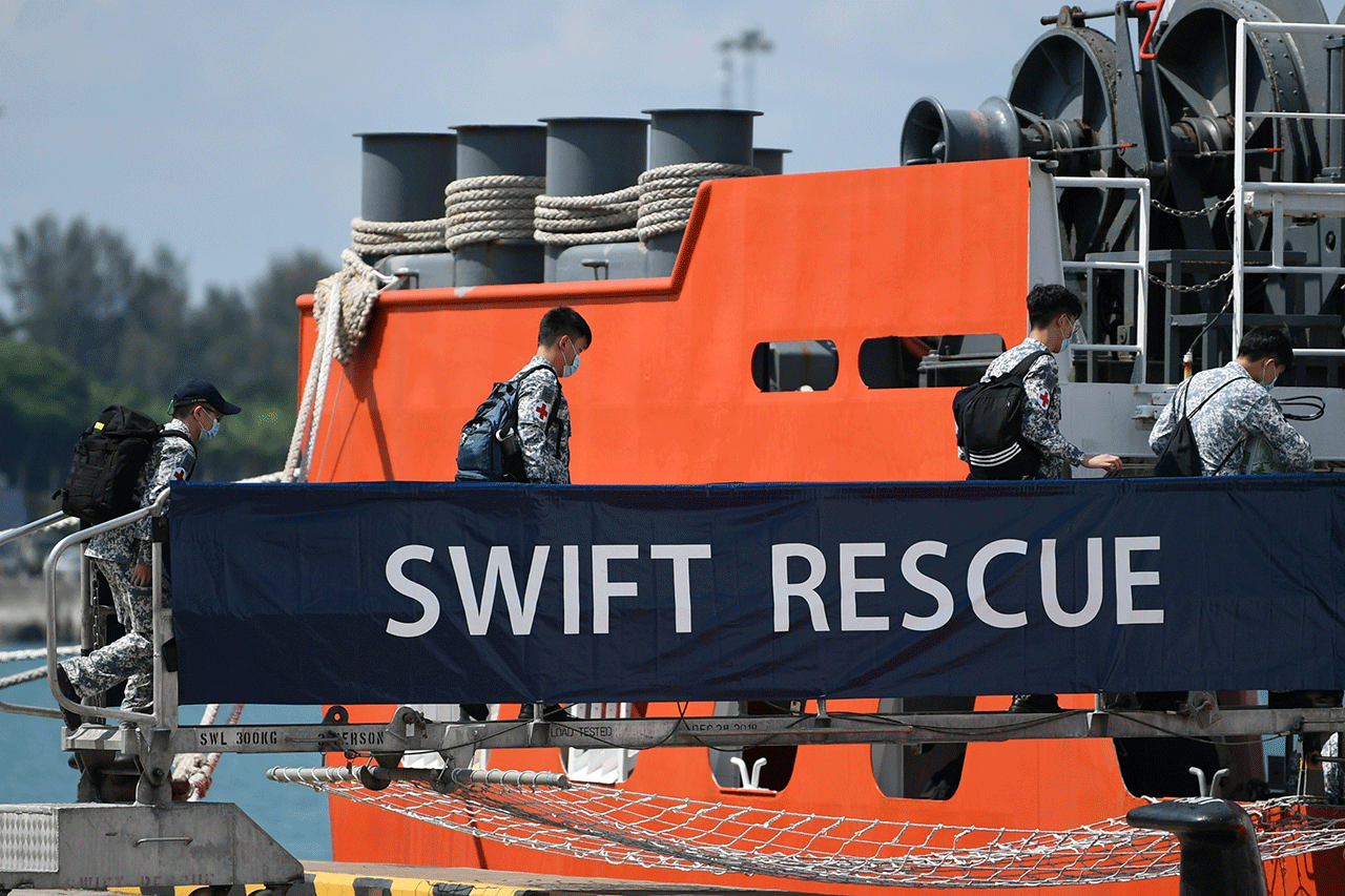 Kapal MV Swift Rescue...
