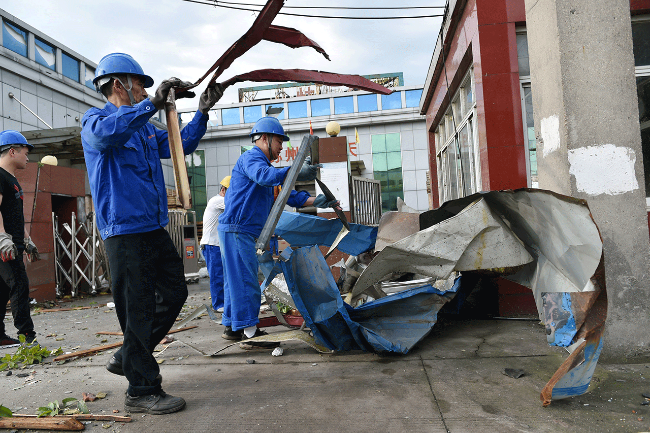 Kota Wuhan Dihantam...
