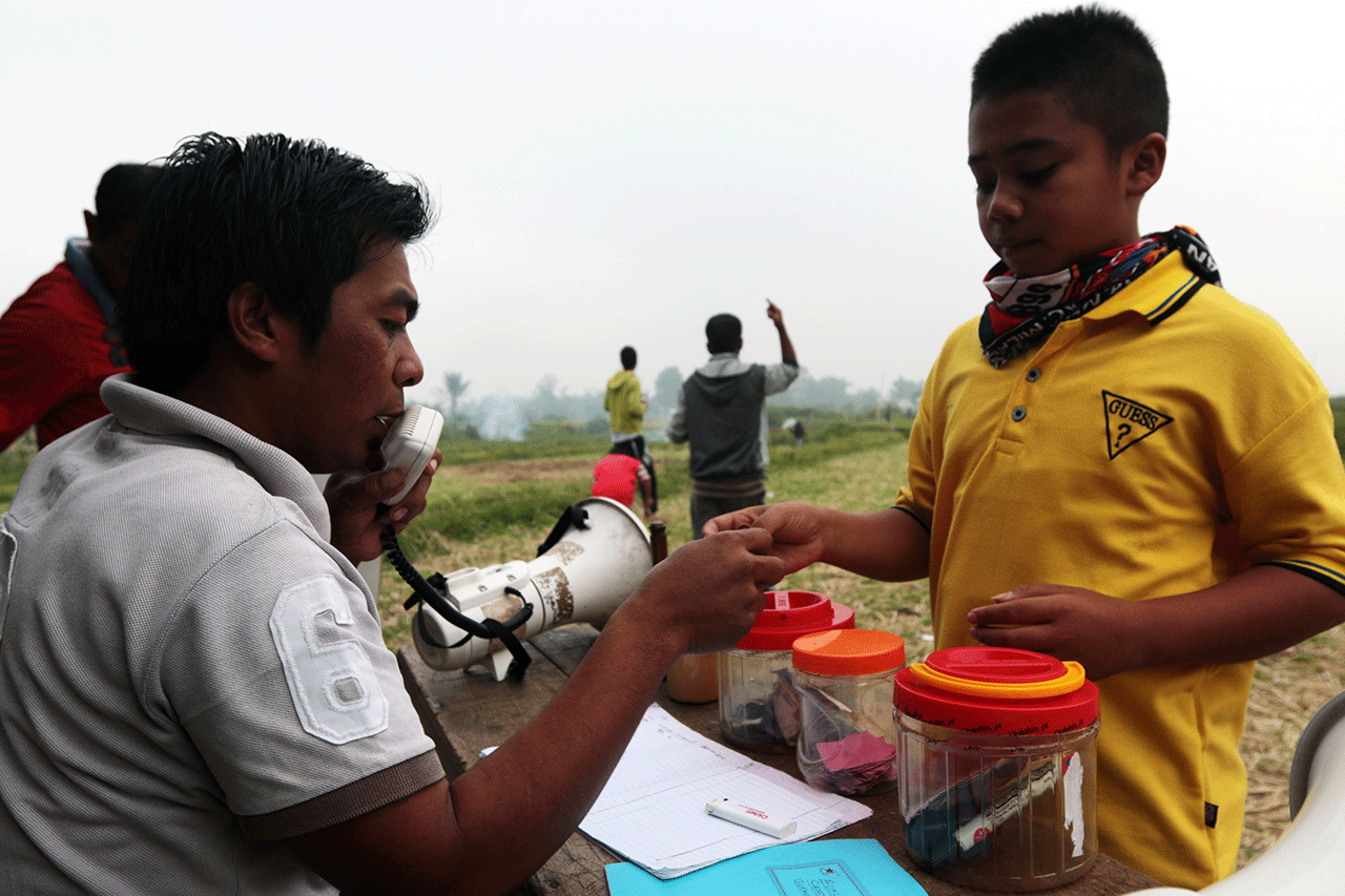 Tradisi Lomba Layang...