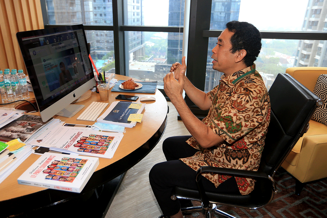 Webinar dan Bedah Buku...