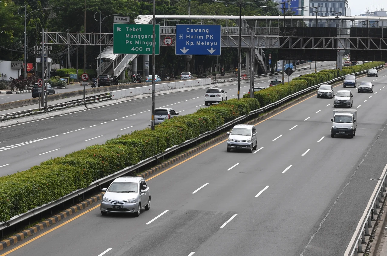 Jalanan Jakarta Lengang...
