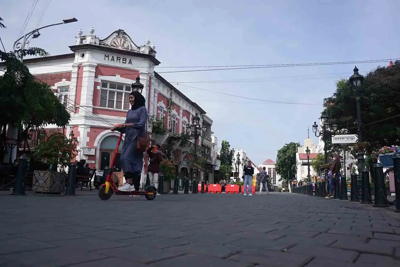 Menikmati Kota Lama...