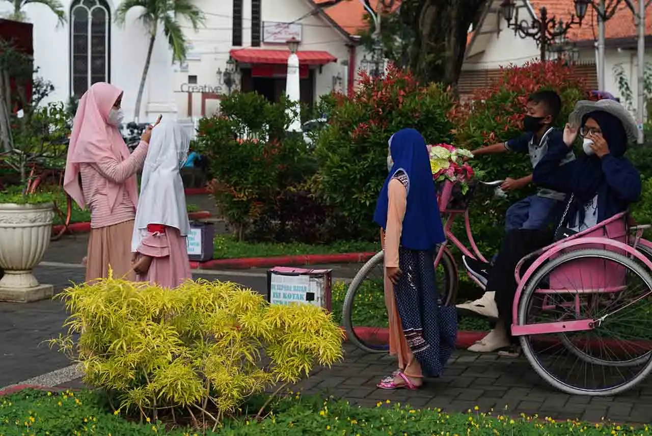 Menikmati Kota Lama...