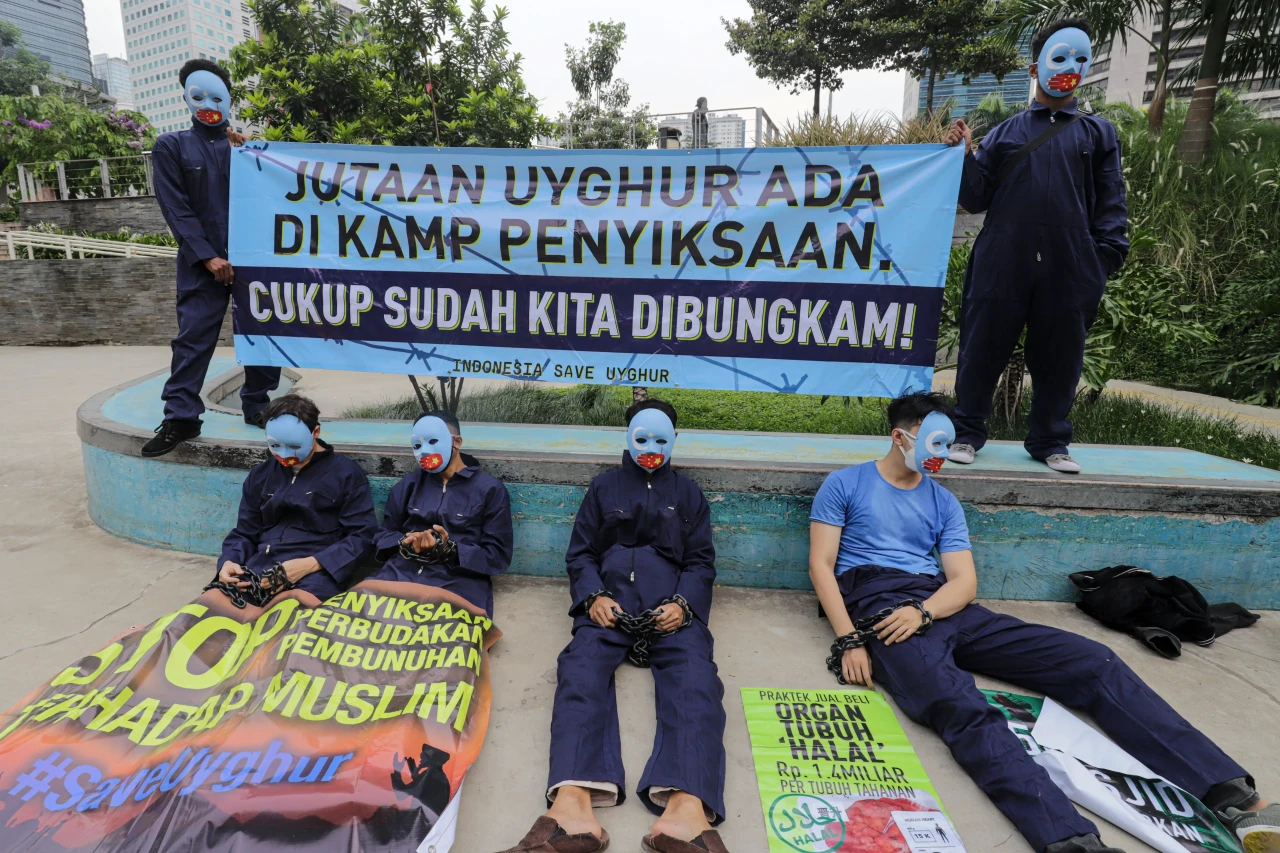 Aksi Solidaritas Selamatkan...