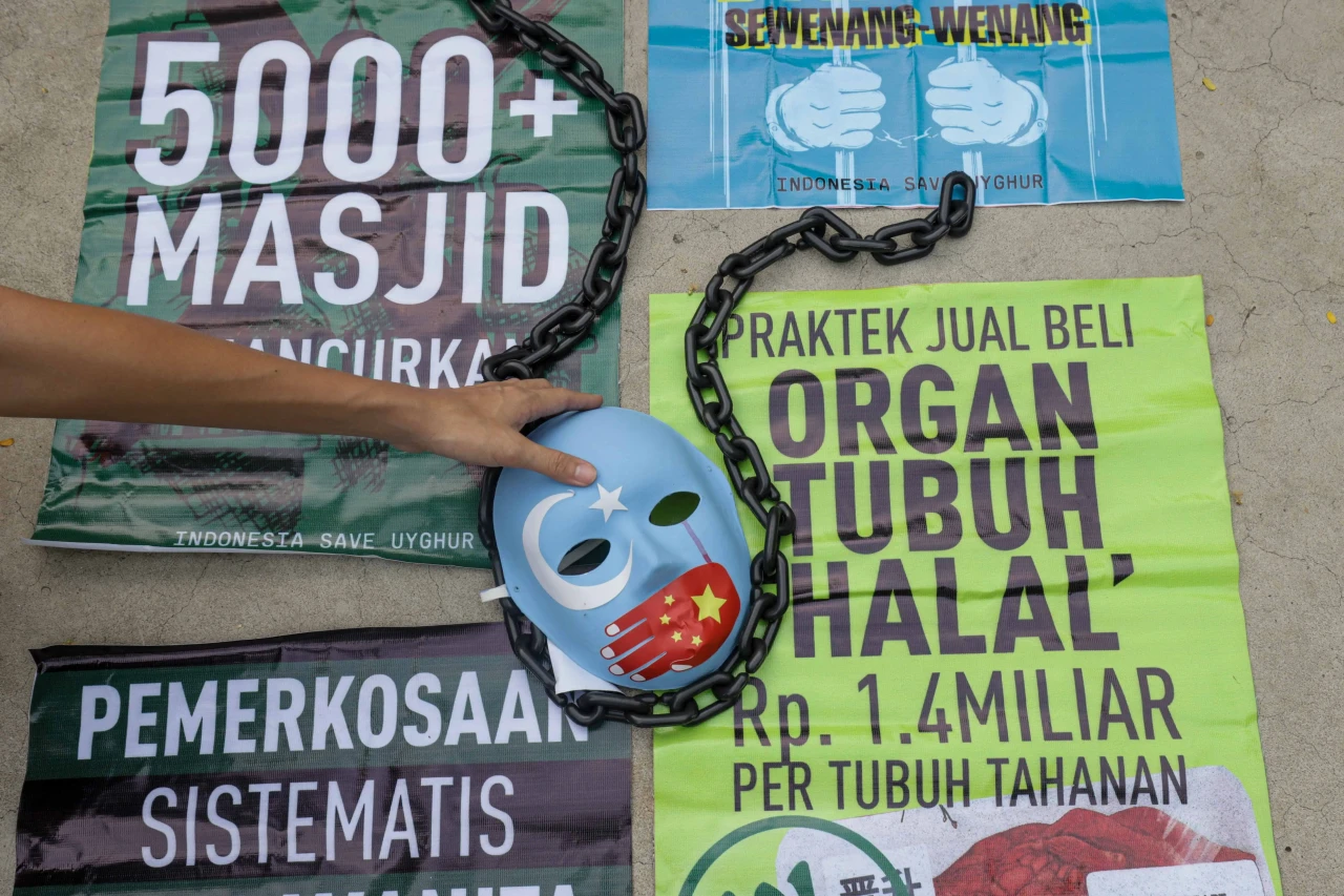 Aksi Solidaritas Selamatkan...