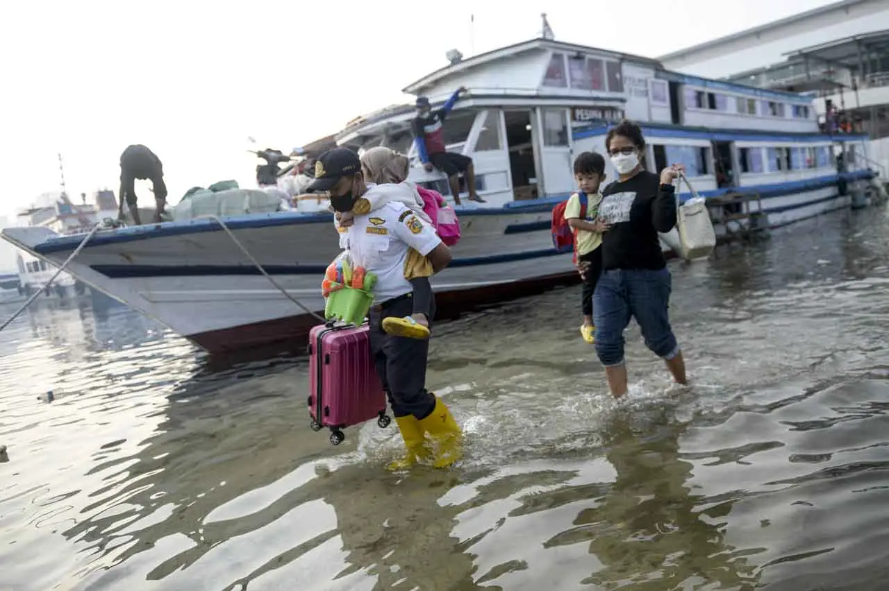 Banjir Rob Kembali Rendam...