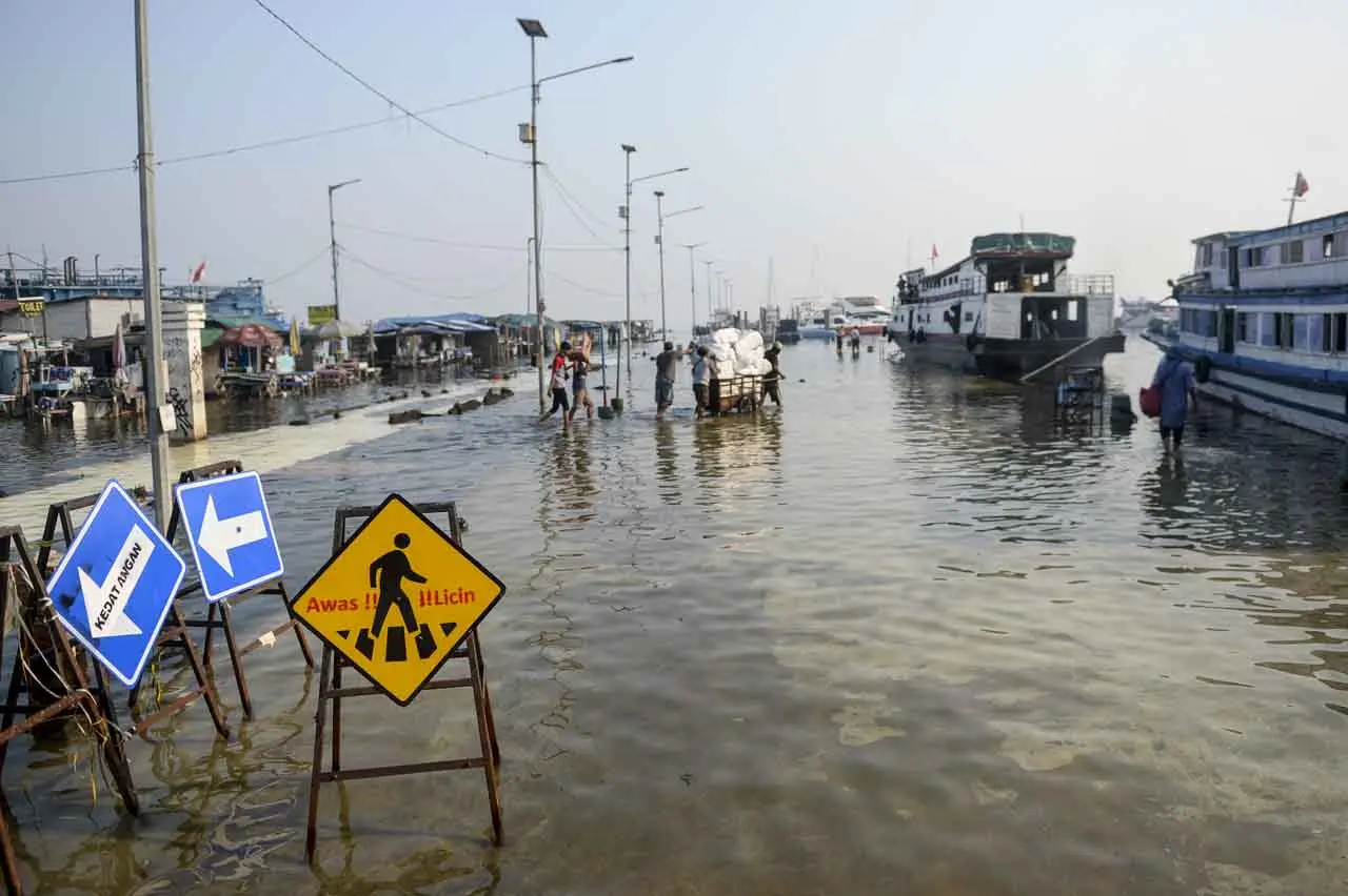 Banjir Rob Kembali Rendam...