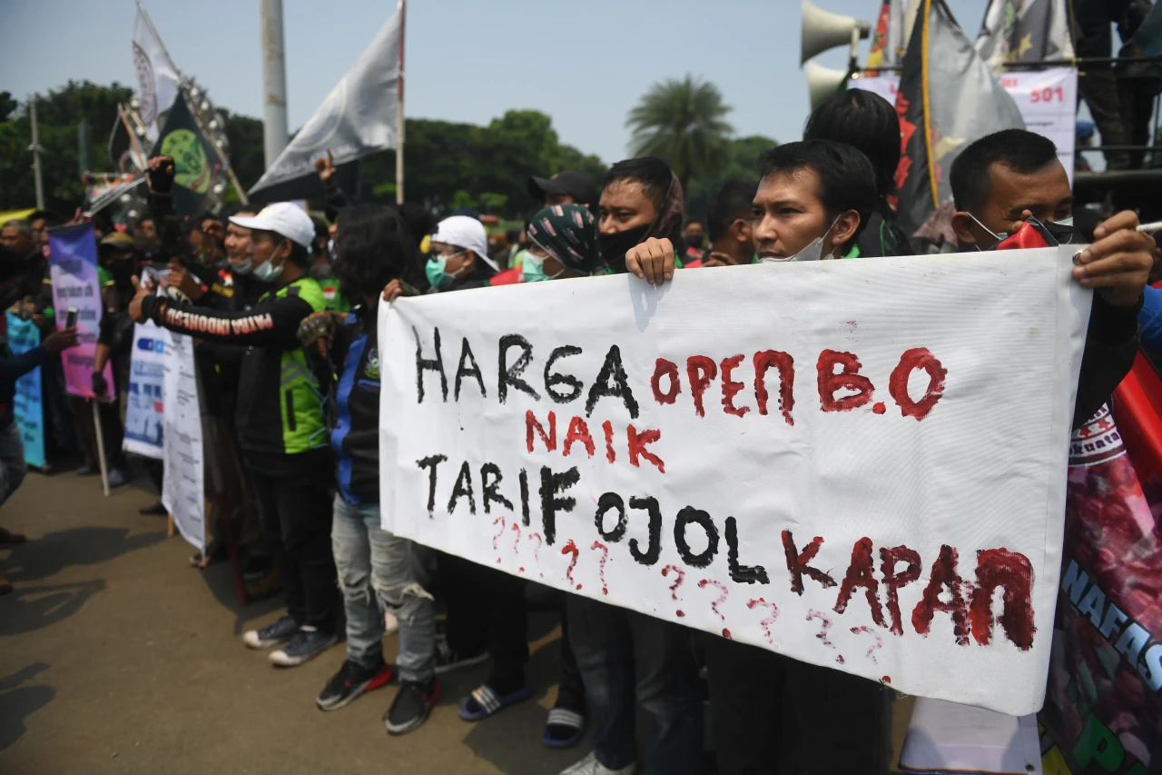 Aksi Unjuk Rasa Ojol...