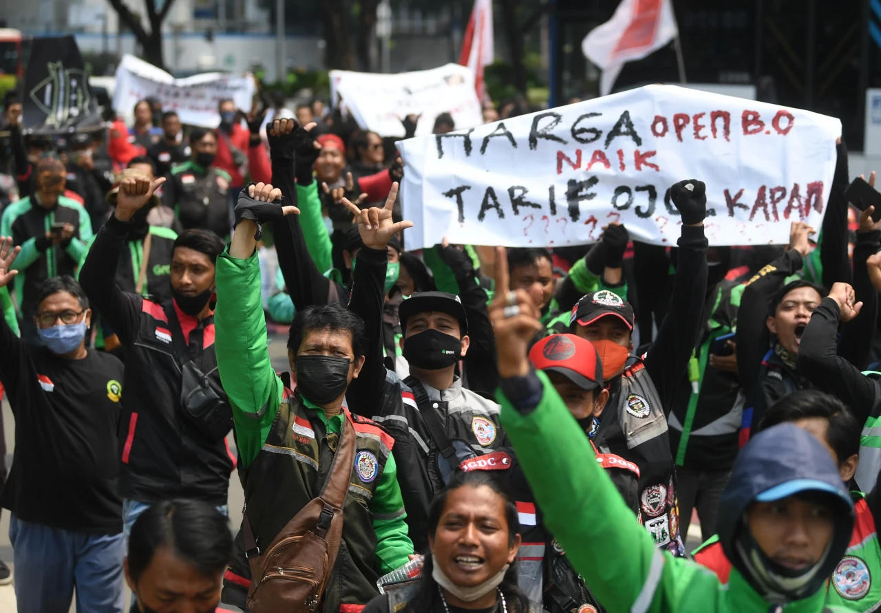 Aksi Unjuk Rasa Ojol...