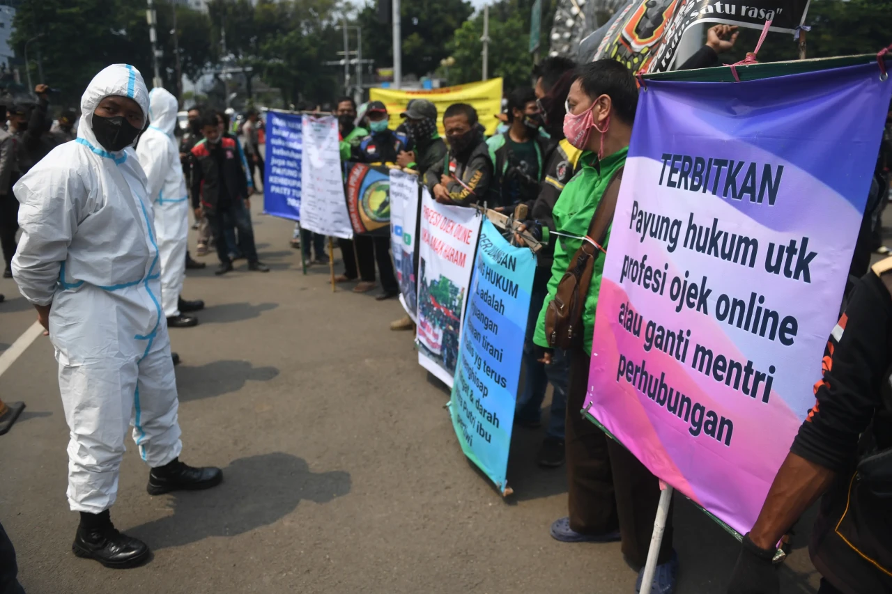 Aksi Unjuk Rasa Ojol...