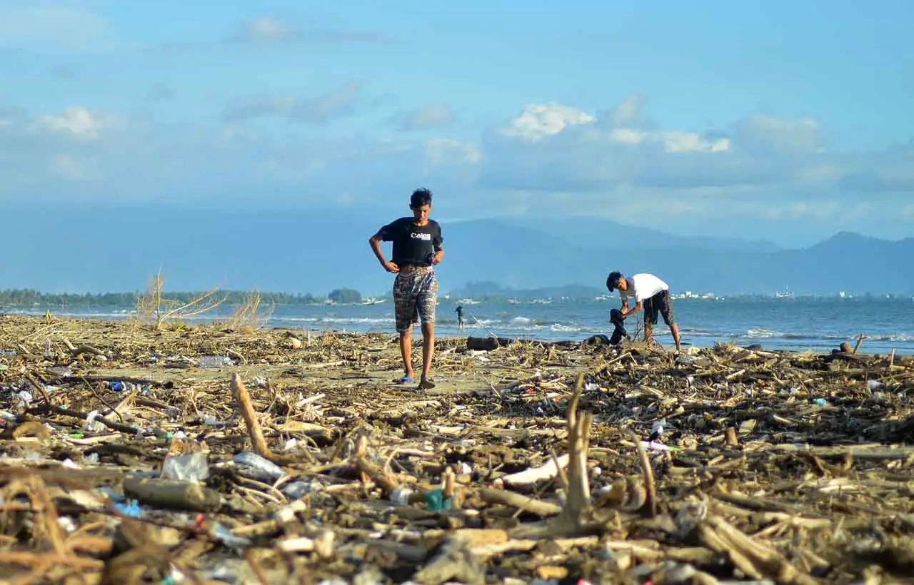 Tumpukan Sampah Cemari...