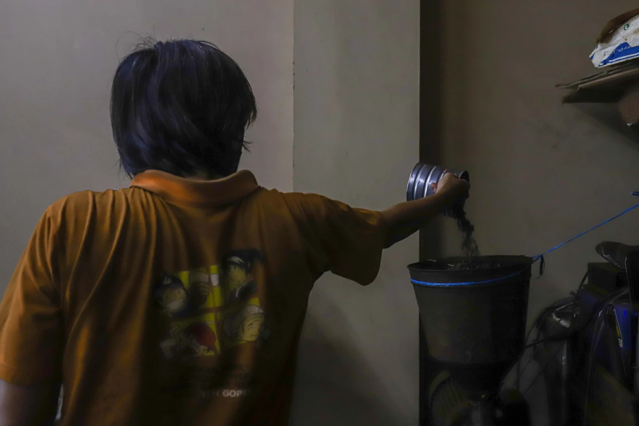 Geliat Toko Kopi Sari...