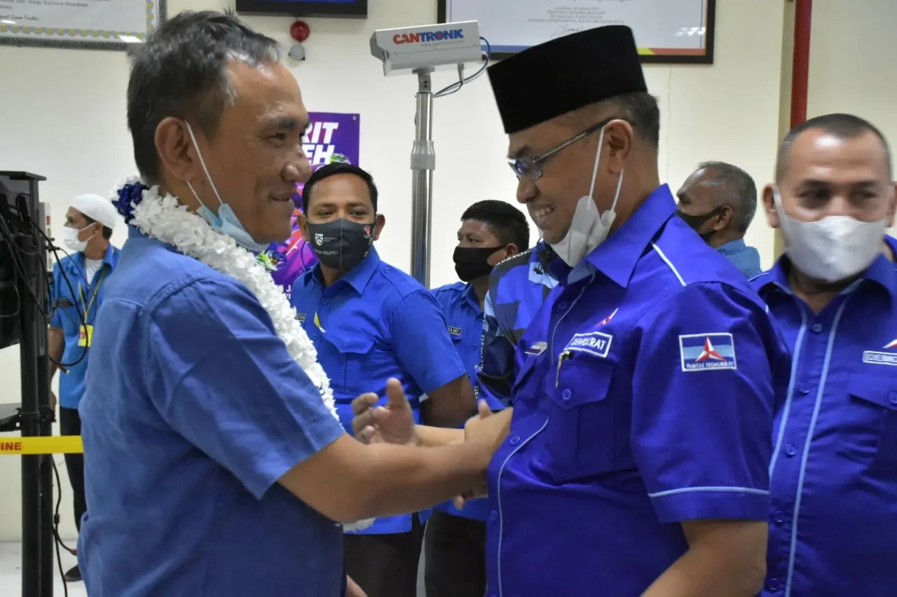 Dilantik Menjadi Ketua...