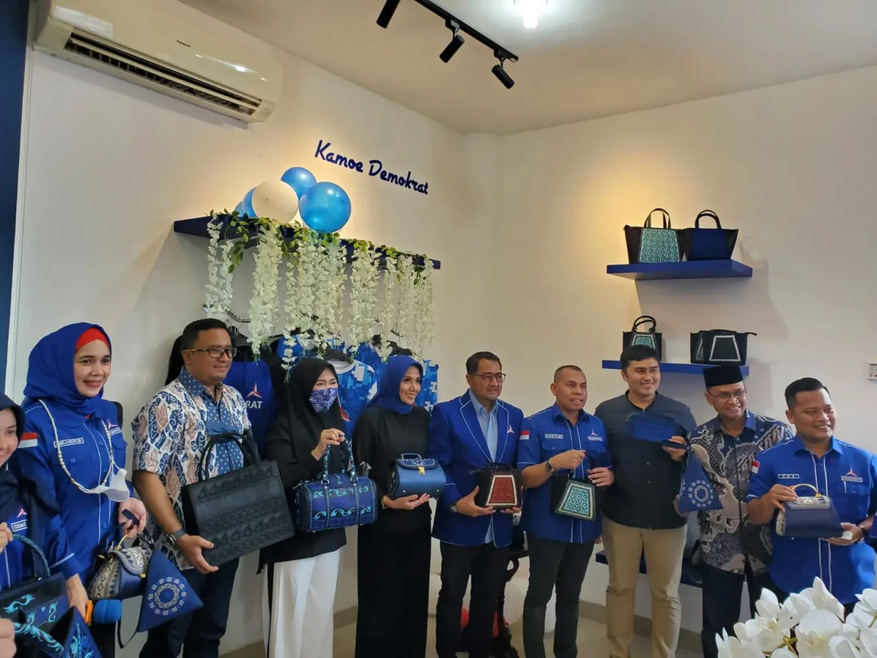 Dilantik Menjadi Ketua...