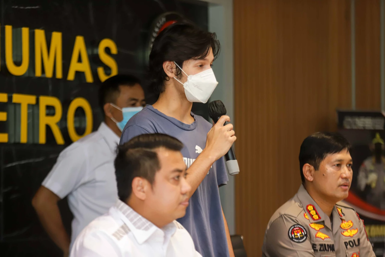 Negatif Tes Urine, Artis...
