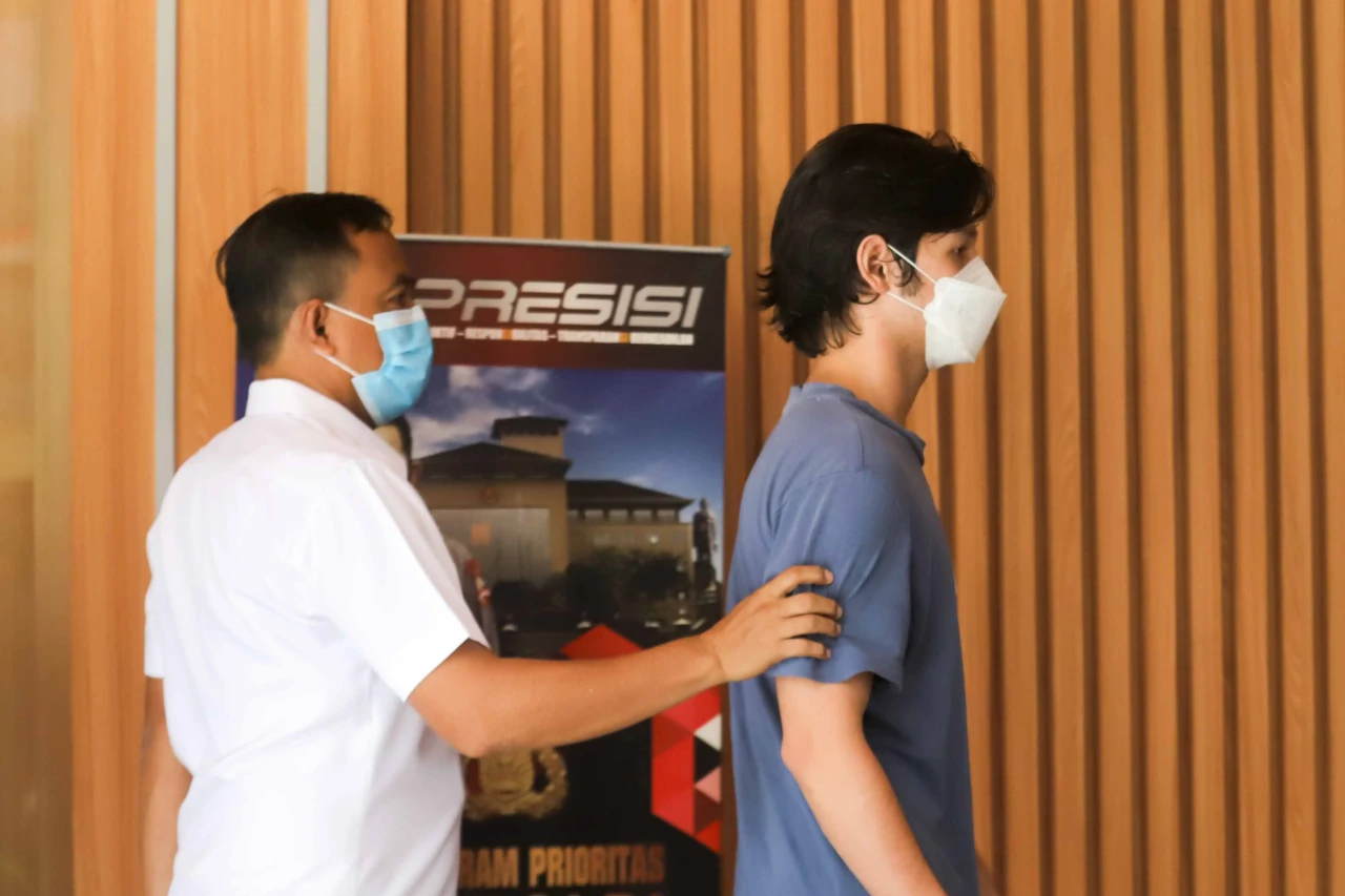 Negatif Tes Urine, Artis...