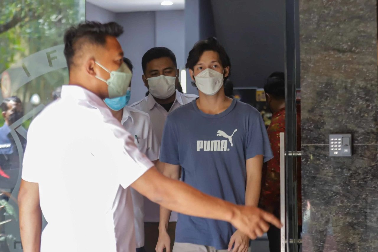 Negatif Tes Urine, Artis...