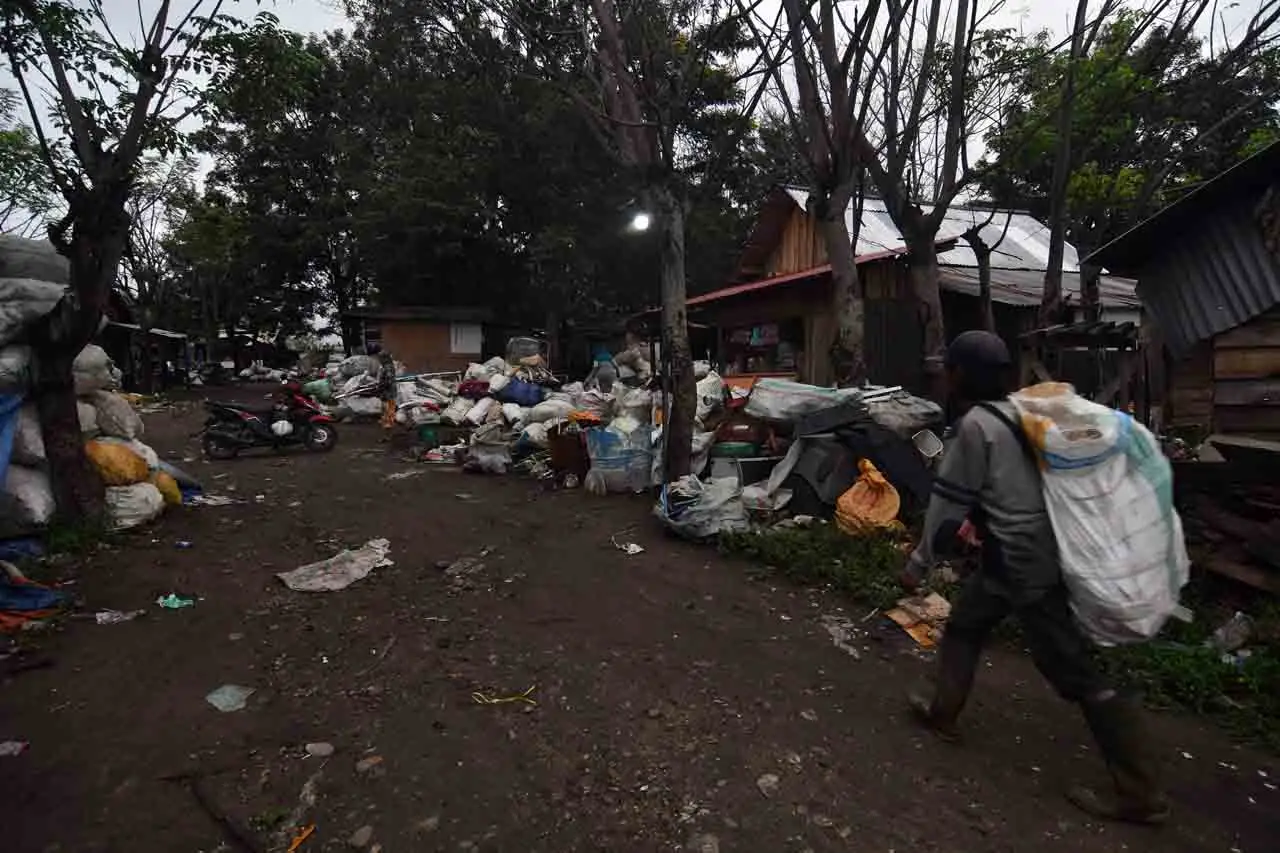 Mengintip Kehidupan...