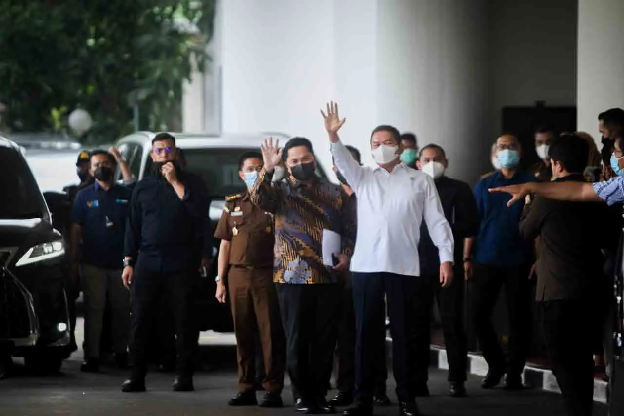 Bahas Kasus Garuda Indonesia,...