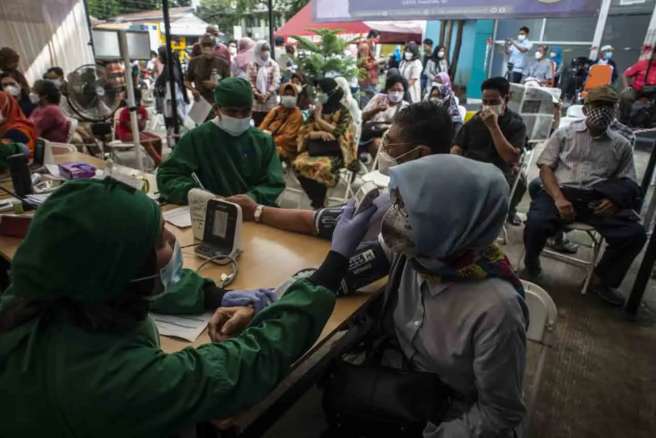 Antusiasme Warga Ikuti...