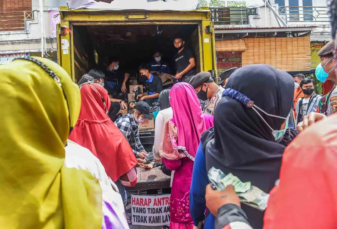 Operasi Pasar Murah...