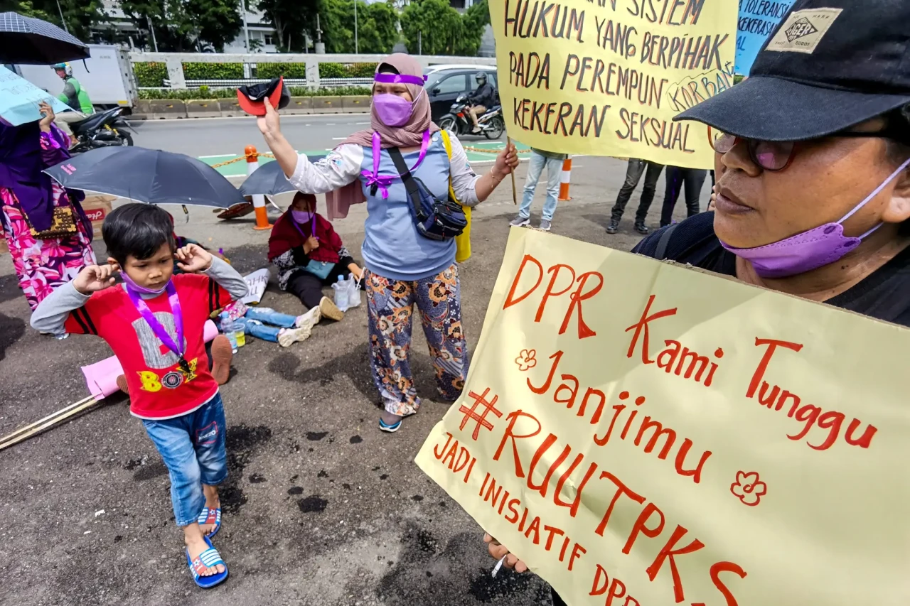 Aksi Menolak Kekerasan...