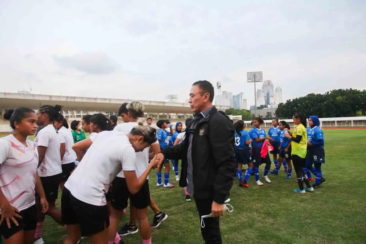 Ketum PSSI Pantau Langsung...