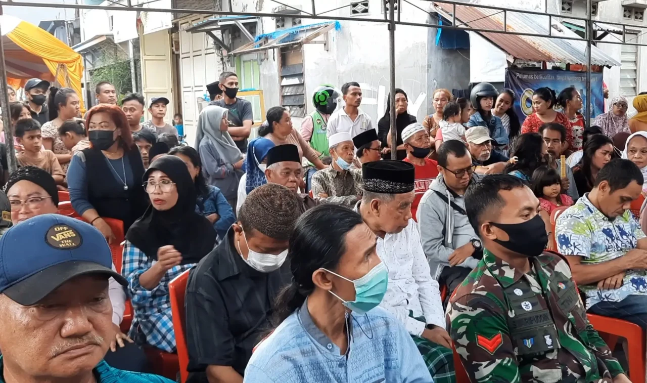 TNI-Polri Damaikan Dua...