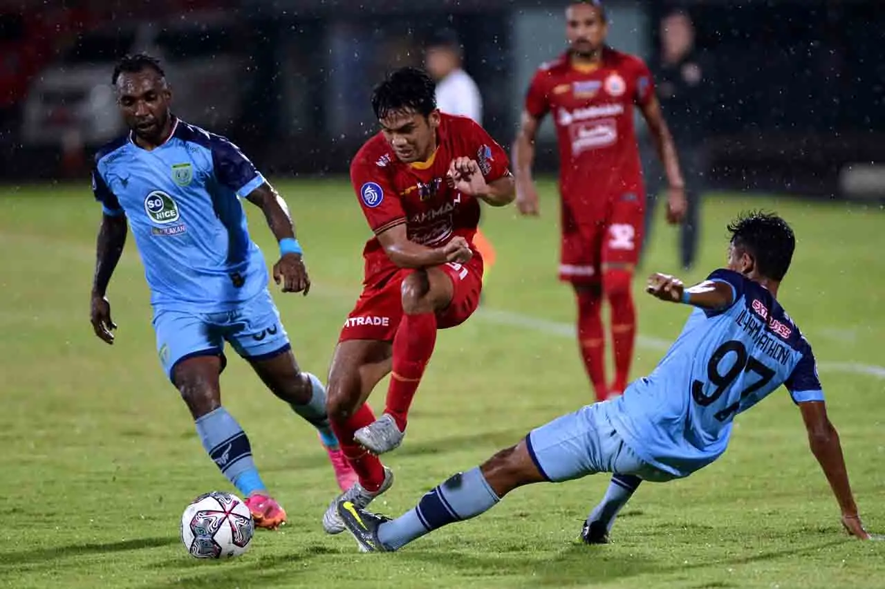 Liga 1 : Persija Imbang...