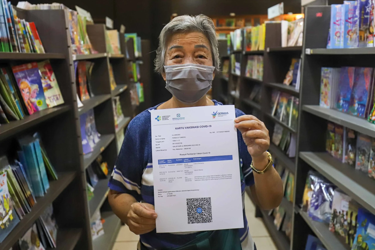 Vaksinasi Booster untuk...
