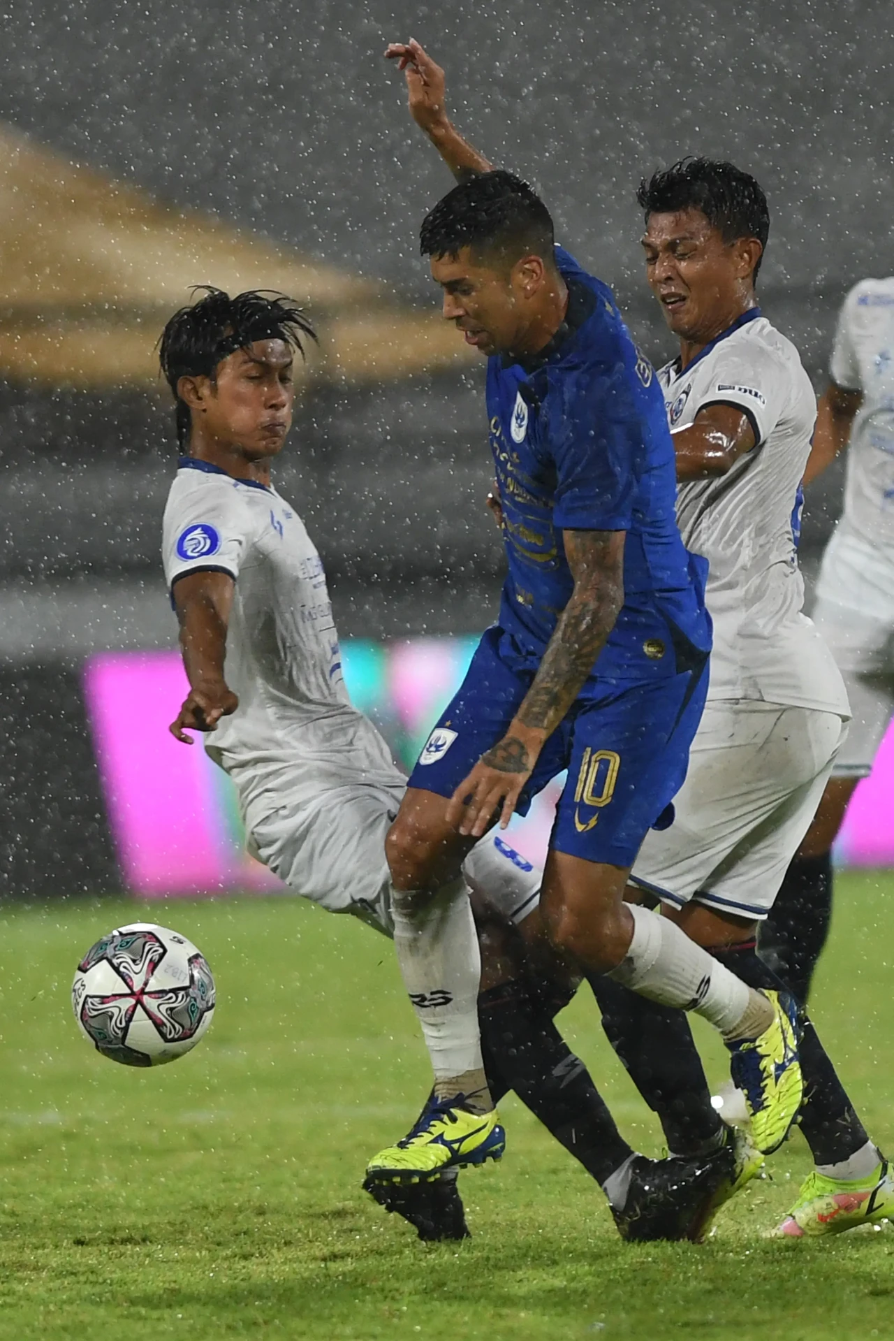 PSIS Semarang Tahan...