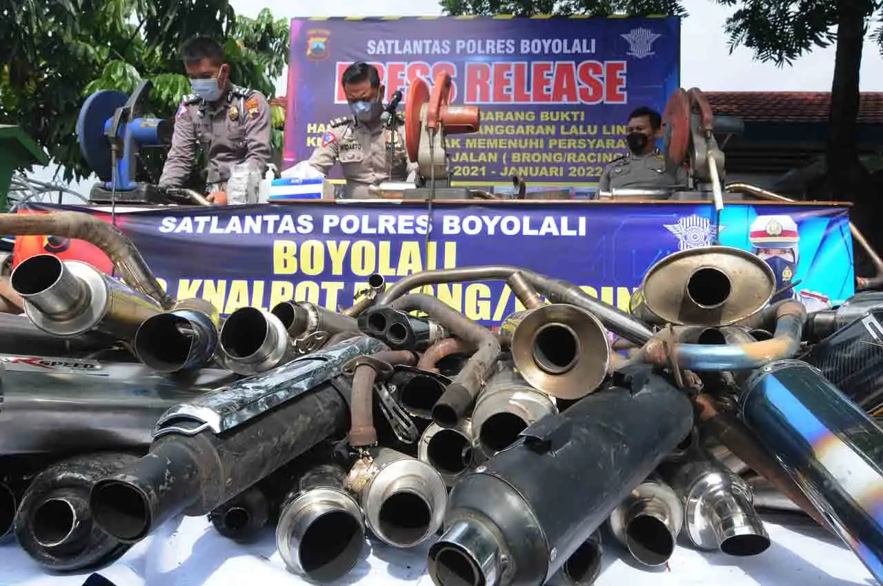 Pemusnahan 300 Knalpot...