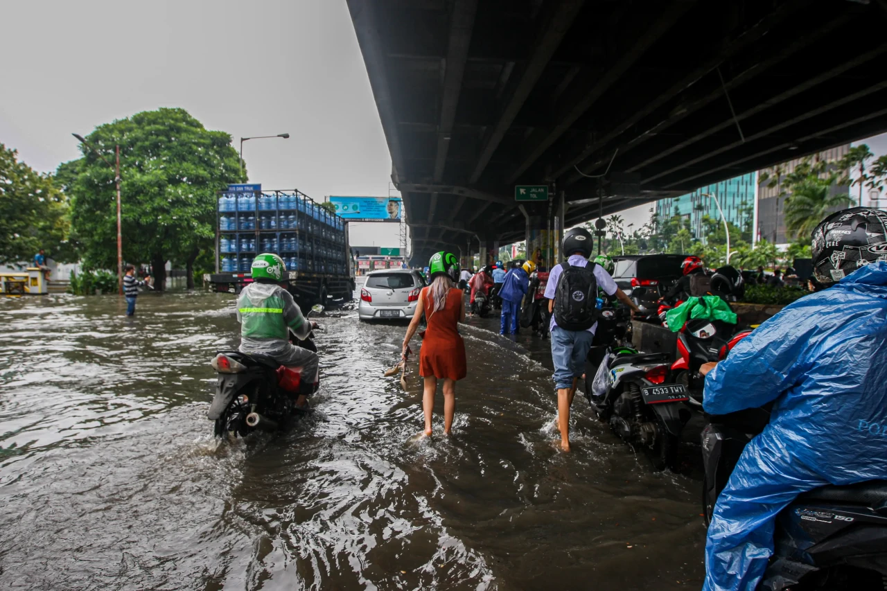 Jakarta Dikepung Banjir,...