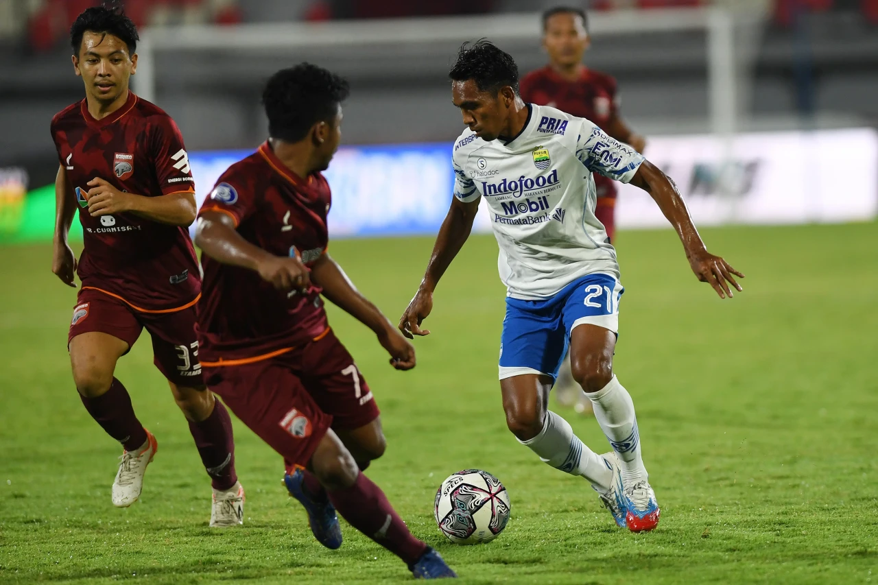 Menang Tipis, Persib...