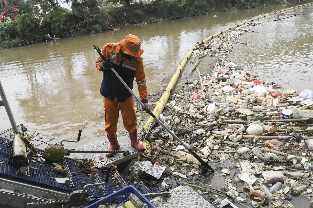 Pembersihan Sampah di...