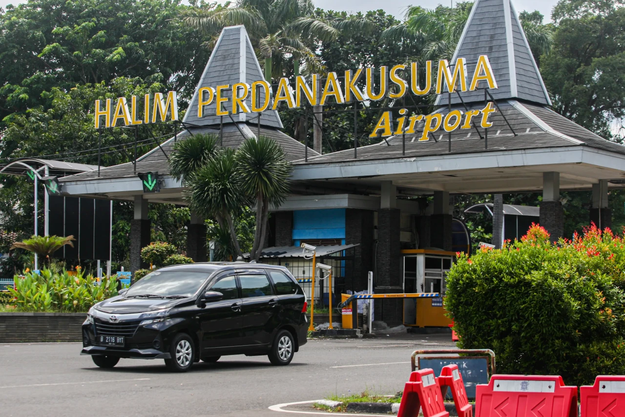 Revitalisasi, Bandara...