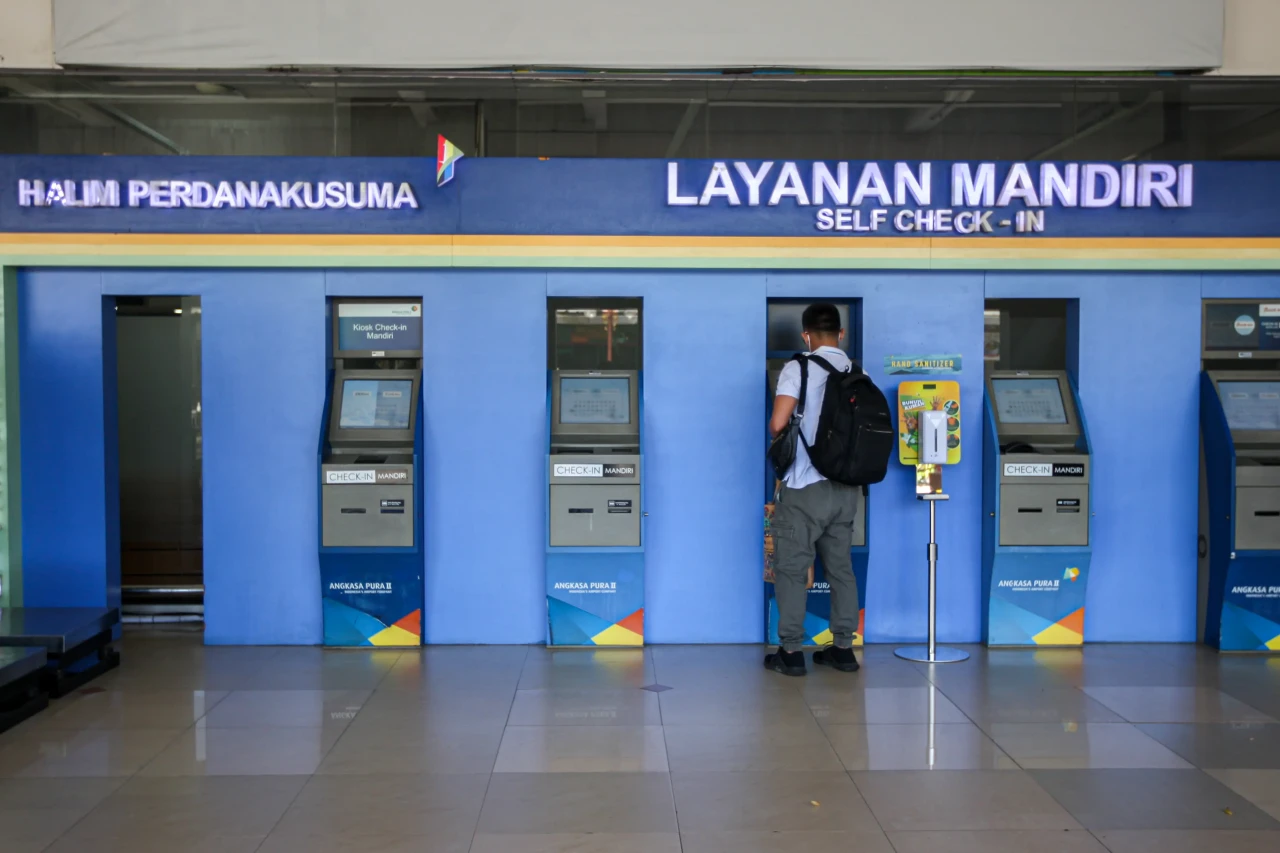 Revitalisasi, Bandara...
