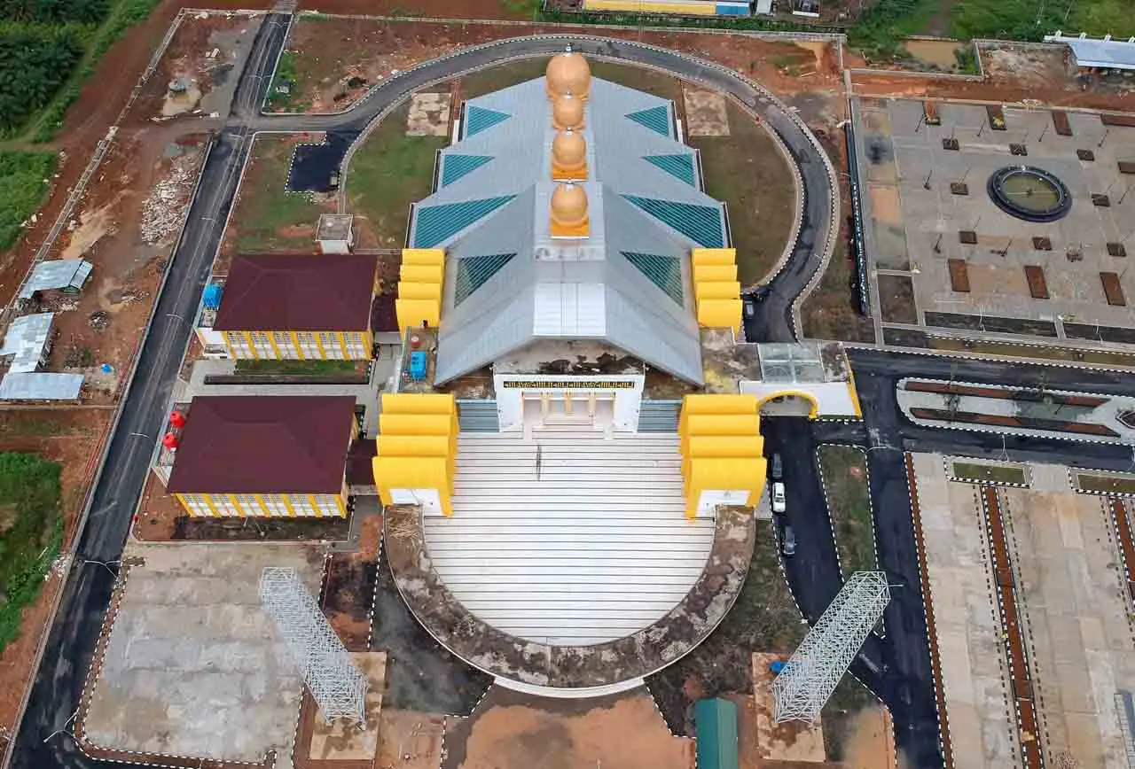 Eloknya Masjid Agung...