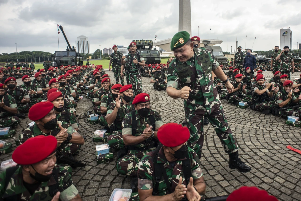 Gagahnya Pasukan TNI...