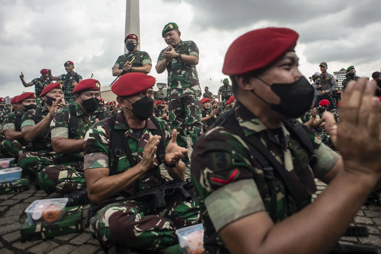 Gagahnya Pasukan TNI...