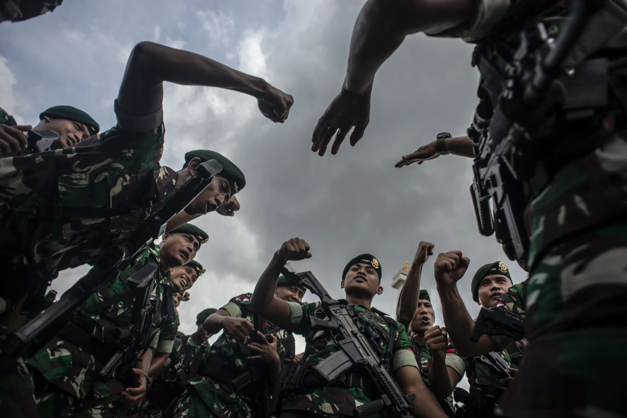 Gagahnya Pasukan TNI...