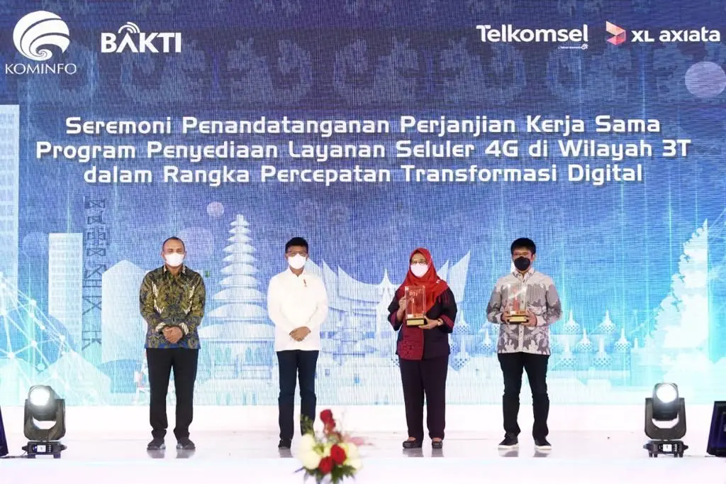 XL Axiata dan BAKTI...