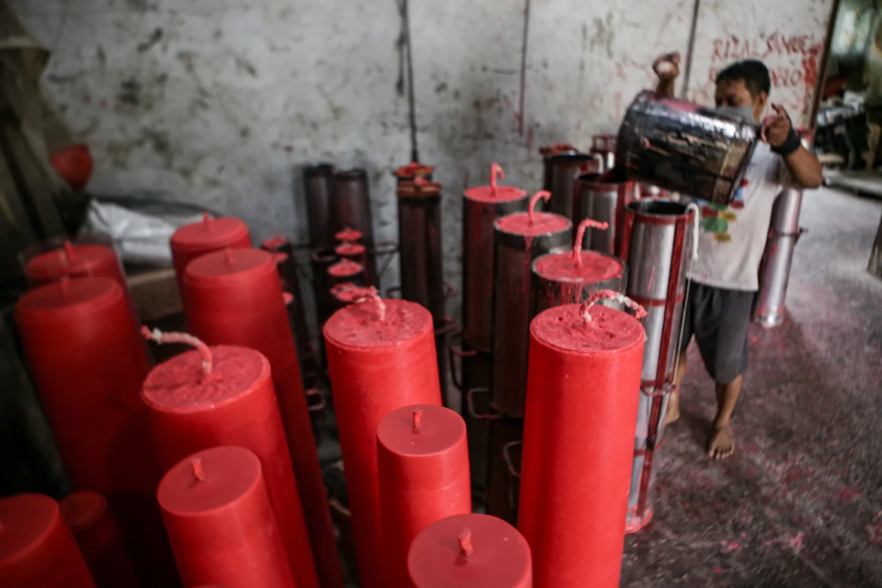 Produksi Lilin Meningkat...