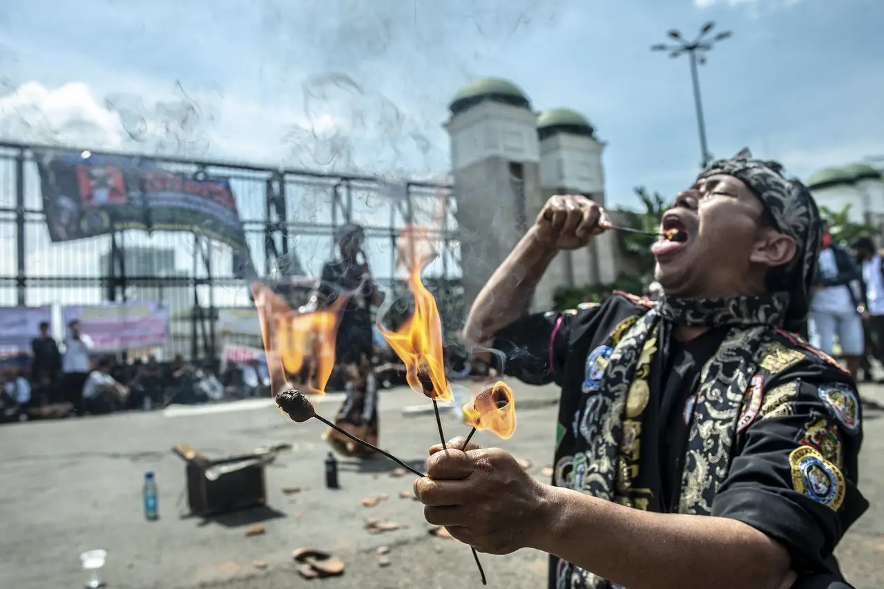Tuntut Arteria Dahlan...