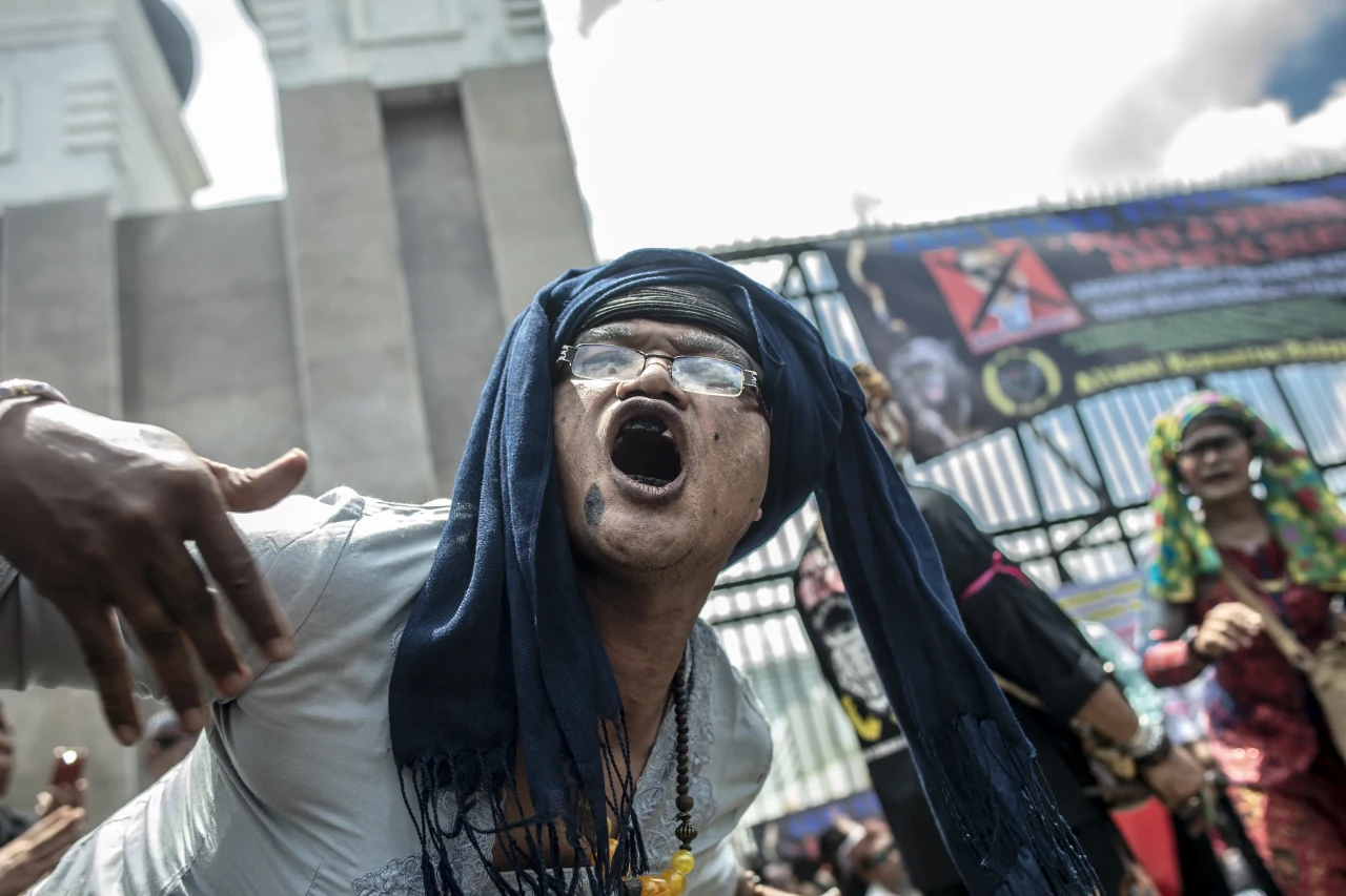 Tuntut Arteria Dahlan...