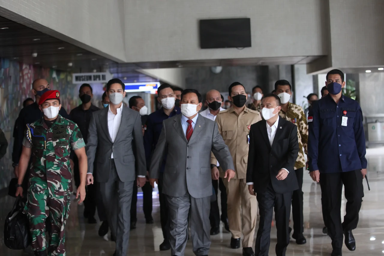 Prabowo Jual 2 Kapal...