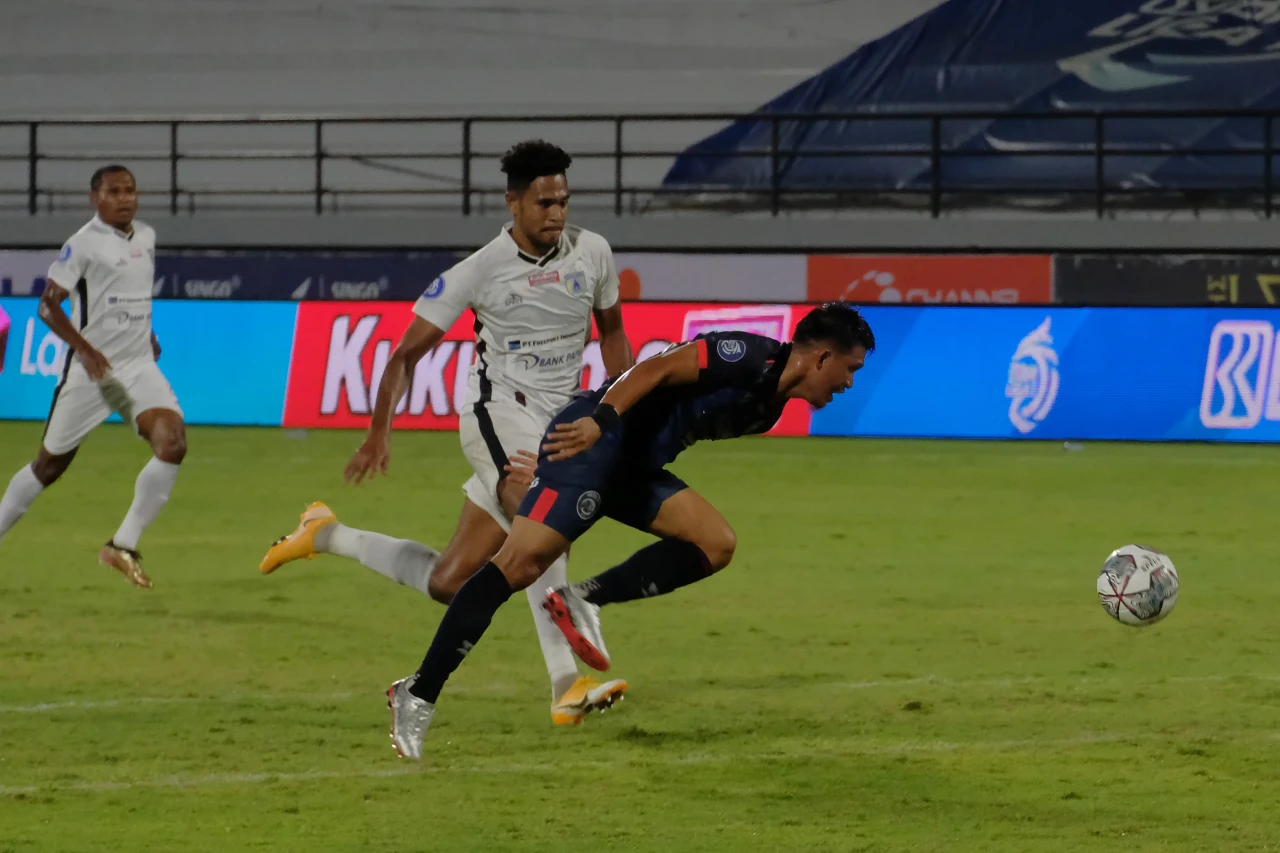 Arema FC Kalahkan Persipura...